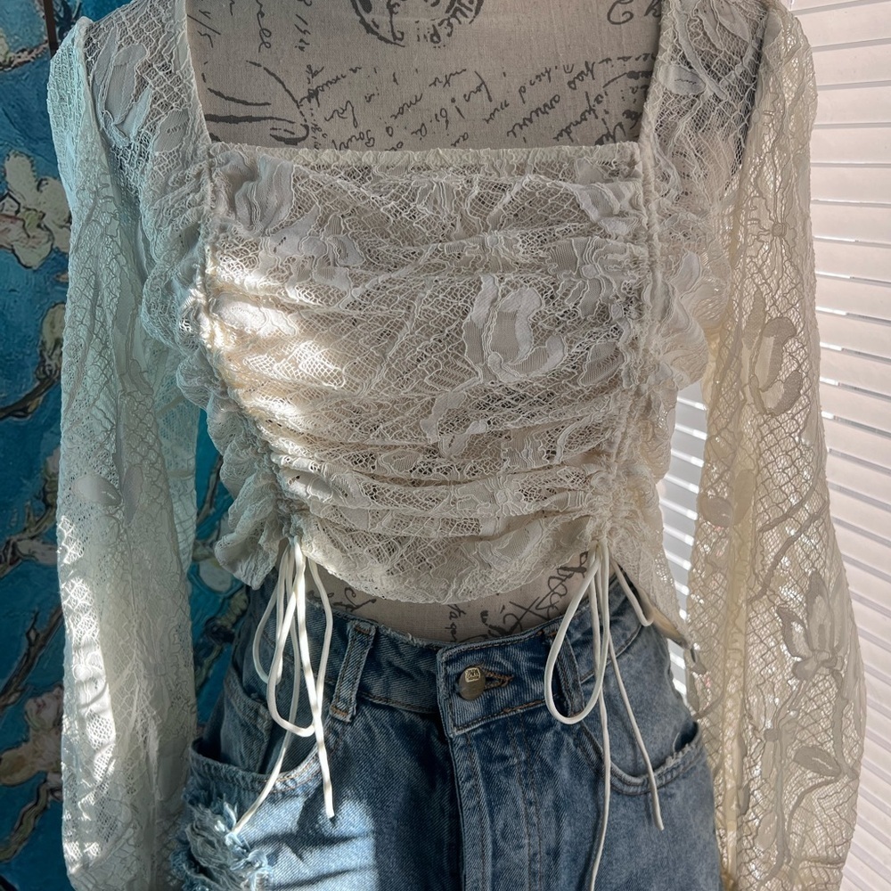 SZ L Guess sheer lace, tie up top/blouse. - Picture 9 of 13